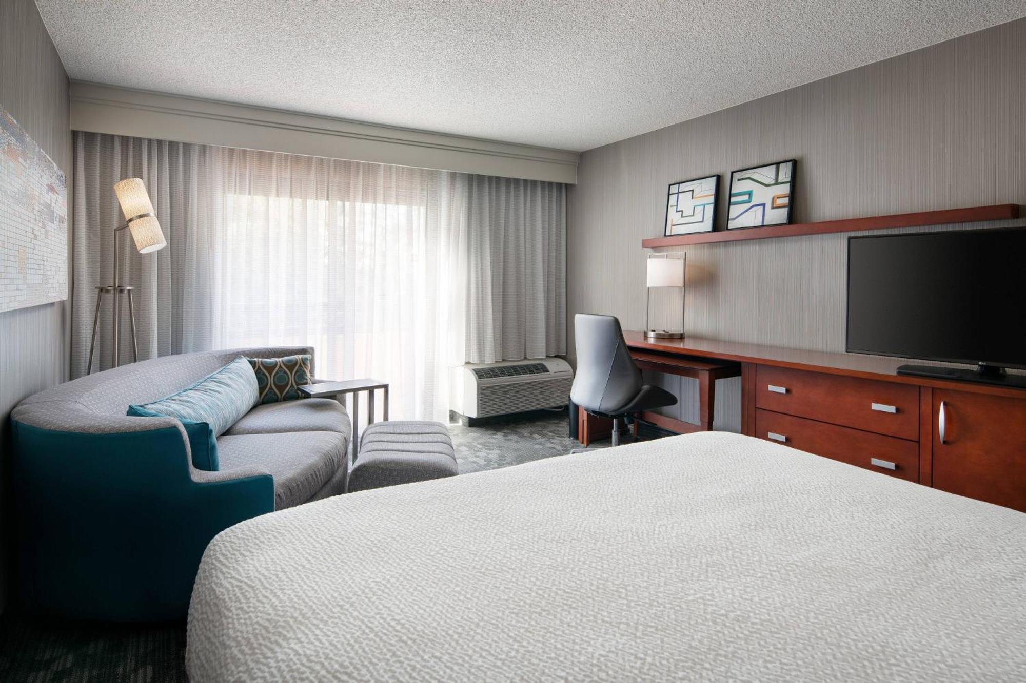 Courtyard San Jose 3*