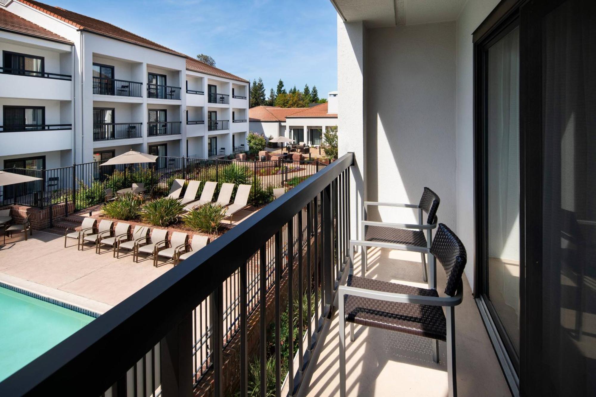 Courtyard San Jose Hotel 3*