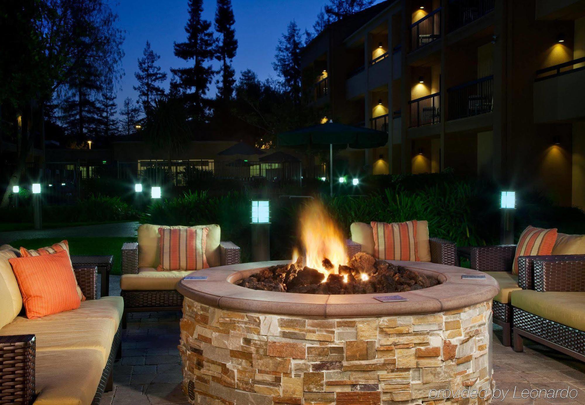 Courtyard San Jose Hotel